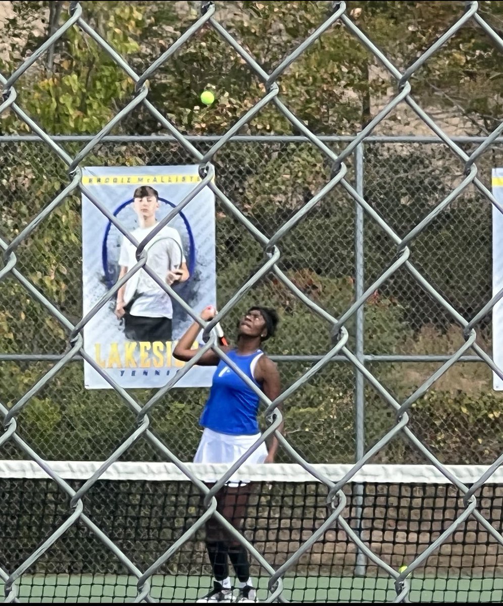 PrinAndersonPV's tweet photo. Emmory Simmons advanced to her 3rd consecutive 5A state final.
6-4; 4-6; 6-2. Send her some good vibes as she tries to bring the championship home to #DaView. @p_parkviewlrsd @lrsd @DrJermallWright https://t.co/Ezo4h61cwf