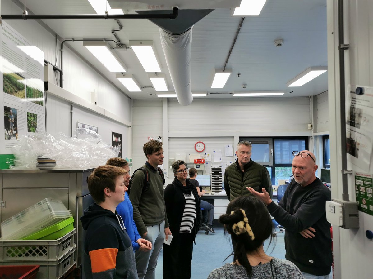 plantscifyi's tweet image. Today we had Dr. Renake Teixeira sharing her interesting work on seed quality trait regulation, lectures, demontrations &amp;amp; practicals @WURplant on seed priming, imaging &amp;amp; aging, a tour @CGN_Wageningen &amp;amp;  @GeneSprout sharing important information on NGTs! #masterclass #seedtech