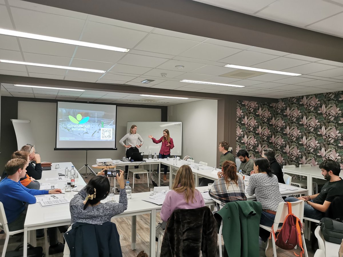 plantscifyi's tweet image. Today we had Dr. Renake Teixeira sharing her interesting work on seed quality trait regulation, lectures, demontrations &amp;amp; practicals @WURplant on seed priming, imaging &amp;amp; aging, a tour @CGN_Wageningen &amp;amp;  @GeneSprout sharing important information on NGTs! #masterclass #seedtech