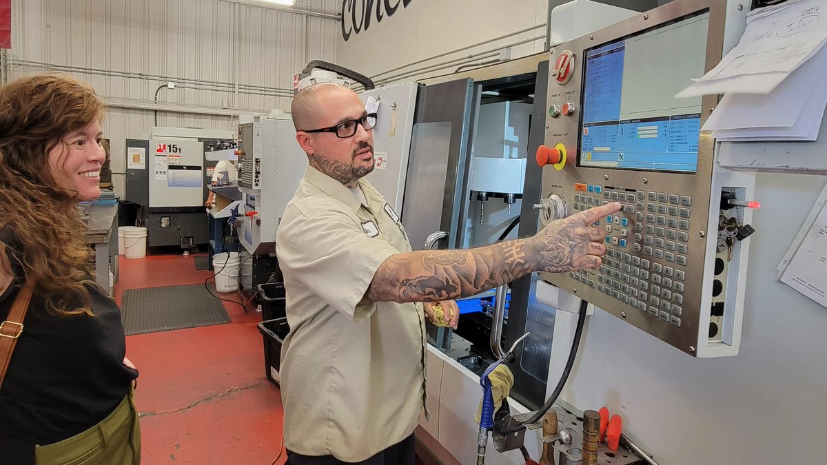 CAGoBiz's tweet photo. This weekend, our staff visited @RiseUpIn's Machine Shop! A grantee of our CalCRG Program, @RiseUpIn's 18-month reentry program helps previously incarcerated, gang-involved persons reenter society &amp; preps them for careers as CNC machine operators. 

More👉 https://t.co/zFnb0sbHso https://t.co/cKOmhJ3K4r