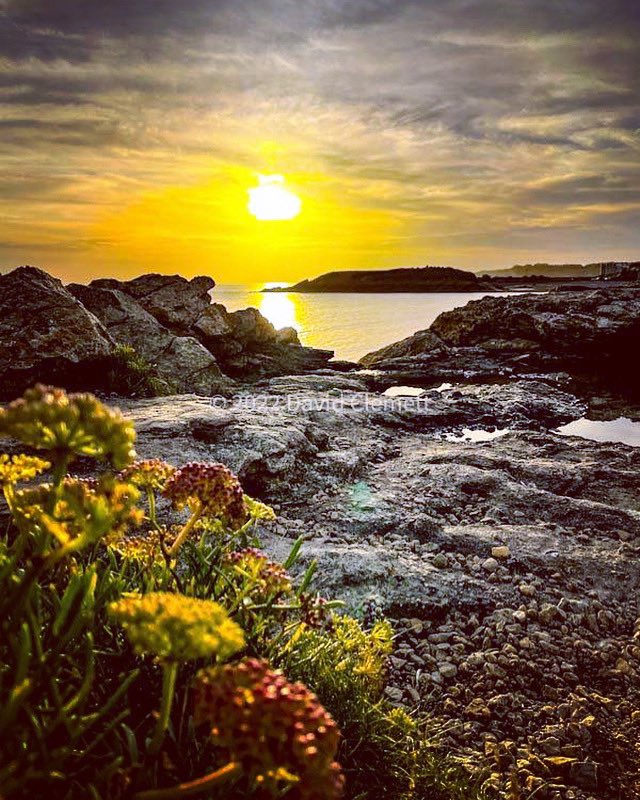 Evening view from Friars point at Barry Island <a href="/BarryIslandLife/">Barry Island Life</a> @BarryValeofGlam <a href="/Barrybados/">#Barrybados</a> <a href="/barry_beautiful/">Beautiful Barry</a> <a href="/Barry_TC/">Barry Town Council</a> <a href="/WelshWalks/">Walks Around Wales</a> <a href="/ItsYourWales/">It's Your Wales</a> <a href="/beauty_wales/">Beauty of Wales</a> <a href="/WearetheVale/">We are the Vale</a> <a href="/ValeLife/">Vale Life</a>