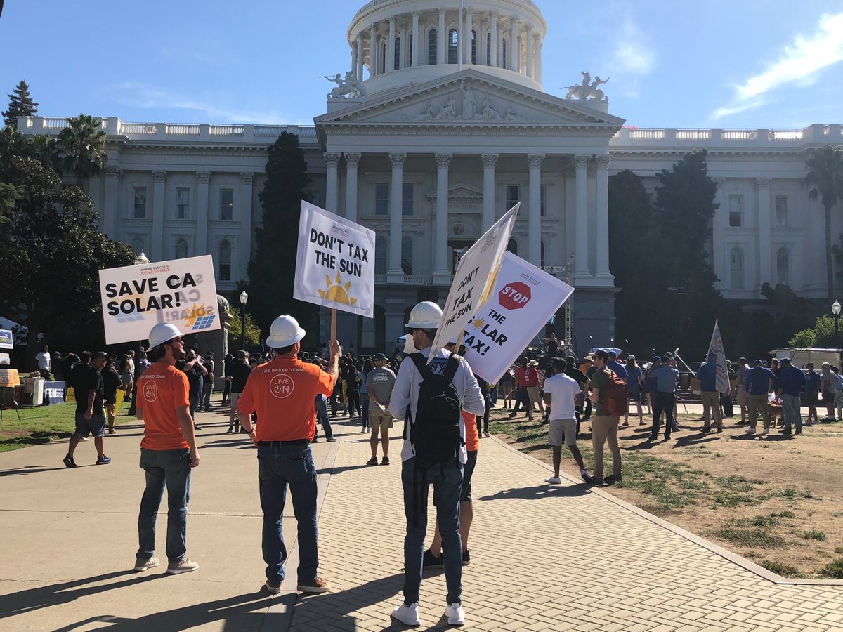 aurorasolarinc's tweet photo. It's a sunny day in #Sacramento and we're out here with @CALSSA_org advocating for pro-solar policy. If you're in the area, swing by for food, music, and information about supporting the #CleanEnergy workforce.
#SaveCaliforniaSolar #DontTaxTheSun #Solar
https://t.co/WuPOmEOlp1 https://t.co/kJbj6GmzsH