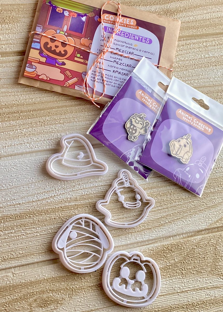 bubusnook's tweet photo. 🎃✨SORTEO✨🎃

Gana unas postales de los personajes más espeluznantes creados por @ItsMartaHere, unos moldes de galletas y dos pines (estela y búh)👻 

Requisitos:
🎃follow @ItsMartaHere y @bubusnook 
🎃RT este tweet
🎃comenta tu personaje espeluznante favorito 👻

🗓️hasta 18/10 https://t.co/YSBv0MIAoe