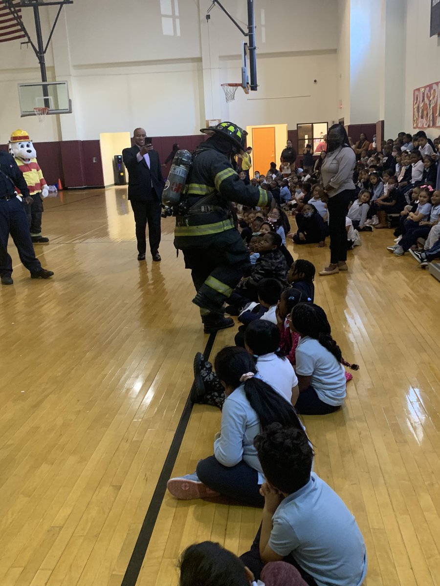 JCurran_PAES's tweet photo. Fire safety week assembly today! The kids had a blast with the @ORANGE_FD_NJ and @Sparky_Fire_Dog ! #parkavestrong #goodtogreat @PAES231 @Principal_MH @UrbanEducator81 @Gerald_Fitzhugh https://t.co/cJLi2P8d7O