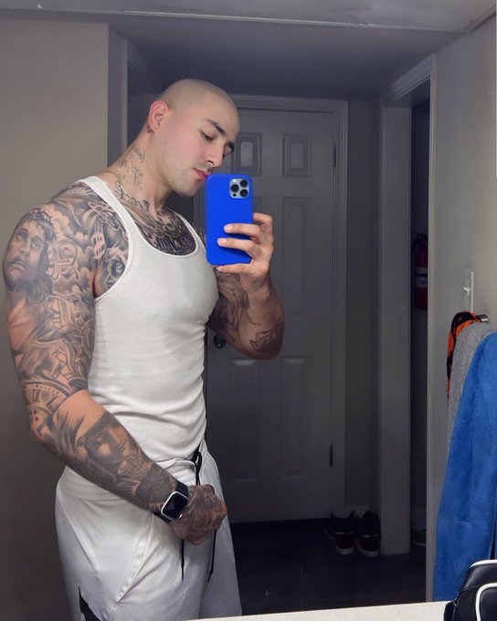 Watch cesar castillo's leaked NSFW photo on TwXstars