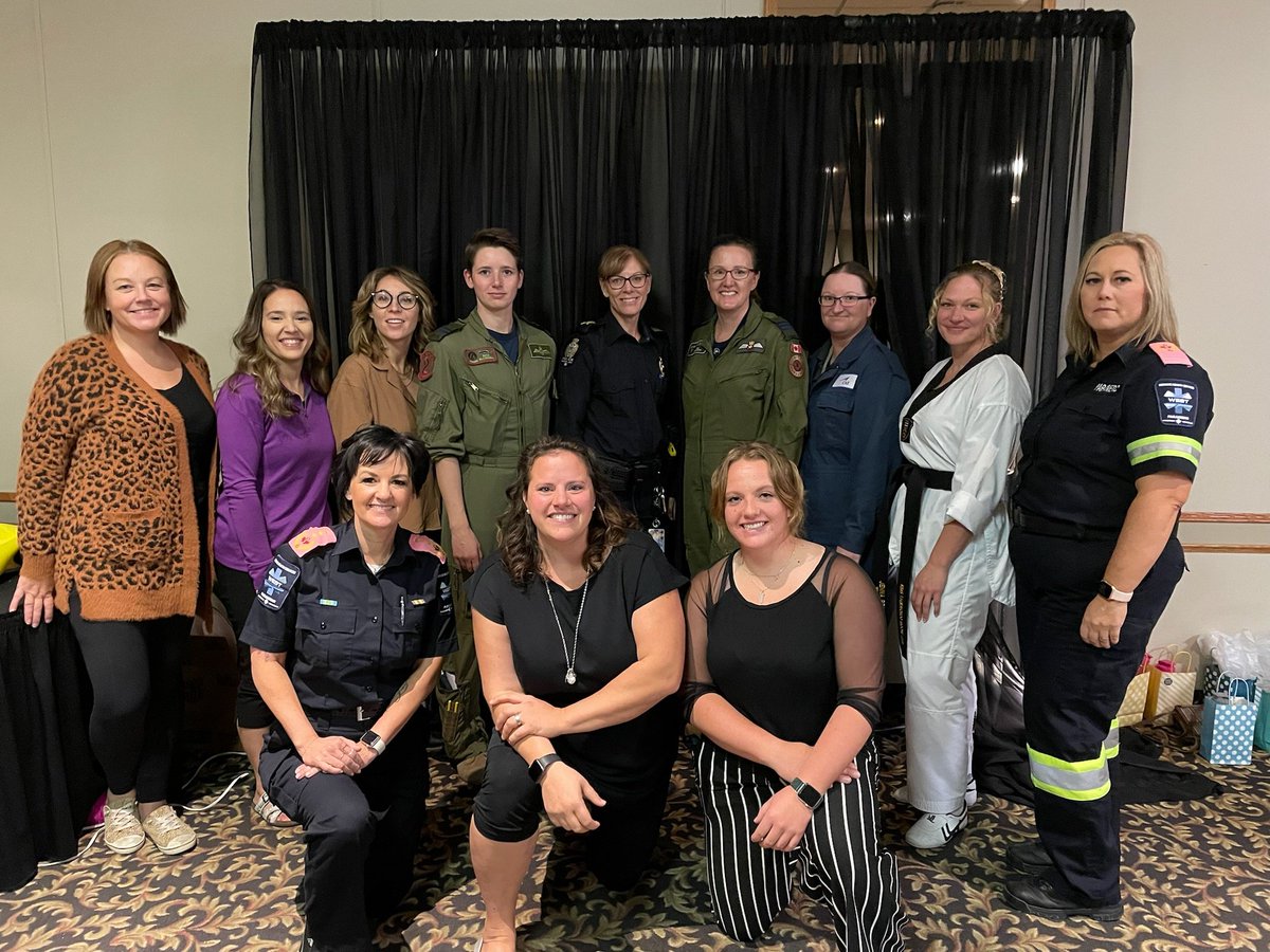 MrsPeeke's tweet photo. What an amazing, empowering morning for our grade 7/8 girls at @StMarySchool2 !! We learned so much from these inspiring women at the Day of the Girl event today 
#InternationalDayOfGirlChild #girlempowerment @HolyTrinitySD https://t.co/c0iQl3Auxy