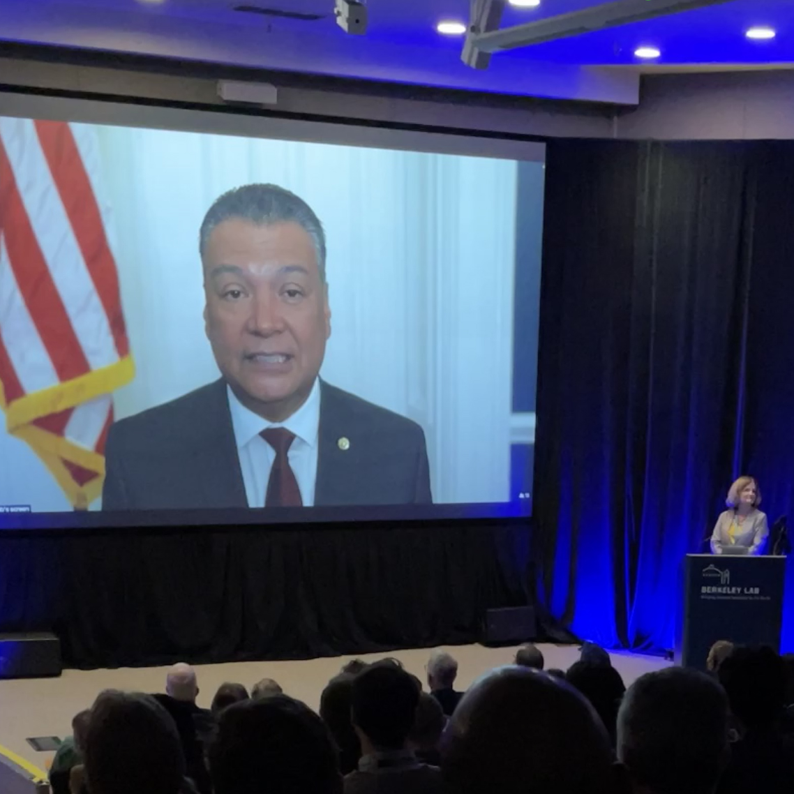 ESnet's tweet photo. Thank you so much to @RepBarbaraLee, @AlexPadilla4CA, and @doescience Director @aaberhe for helping us unveil our next-generation network, ESnet6 , at @BerkeleyLab this morning. 

Learn more about #ESnet6: https://t.co/joWDR5KPyJ

cc: @LBNLresearch @indermo @ENERGY #ESnet https://t.co/XgdDNZw5tX