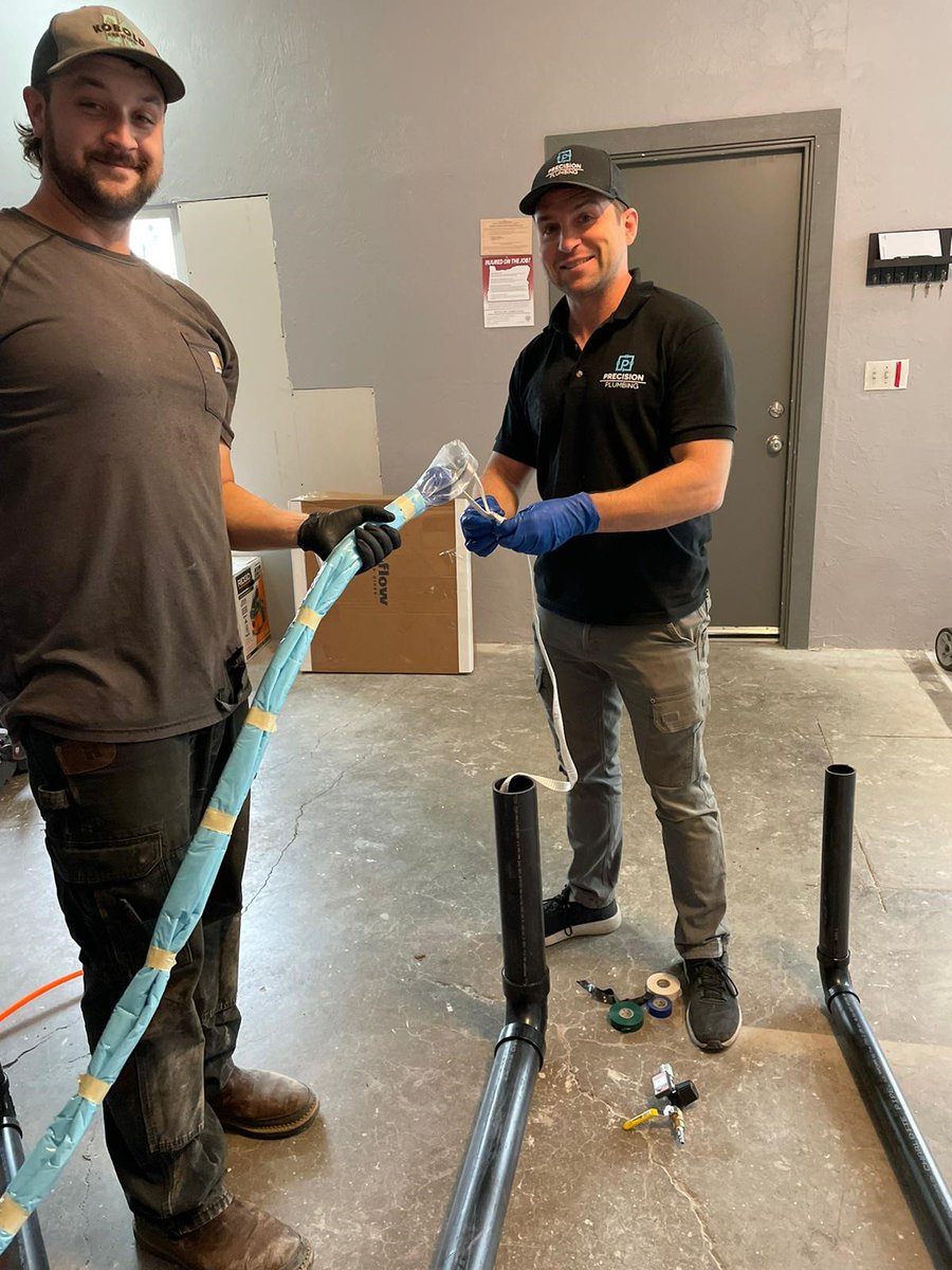 NuFlowTech's tweet photo. It's #TrainingTuesday again! This week we are working with the team at Precision Plumbing in Eugene, OR. Keep up the great work guys!

#NuFlow #WeFixPipes #CIPP #Pipes #pipelining #piperepair #nodig #trenchless #trenchlesstechnology #sewer #sewerrepair #plumbers #plumberlife https://t.co/txwSTcJ5Ub