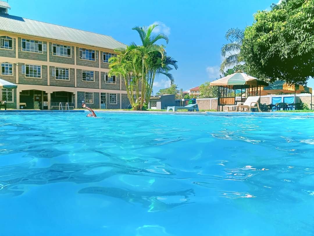 GoldenPalmKenol's tweet photo. #TukoSite 200M From #ThikaRoad On #Kenol - #Muranga Road #Swimming #Confrence #Weddings #Sportsbar #Goldenpalmbreezehotel #Ruracio https://t.co/XpT1LR3Gbp