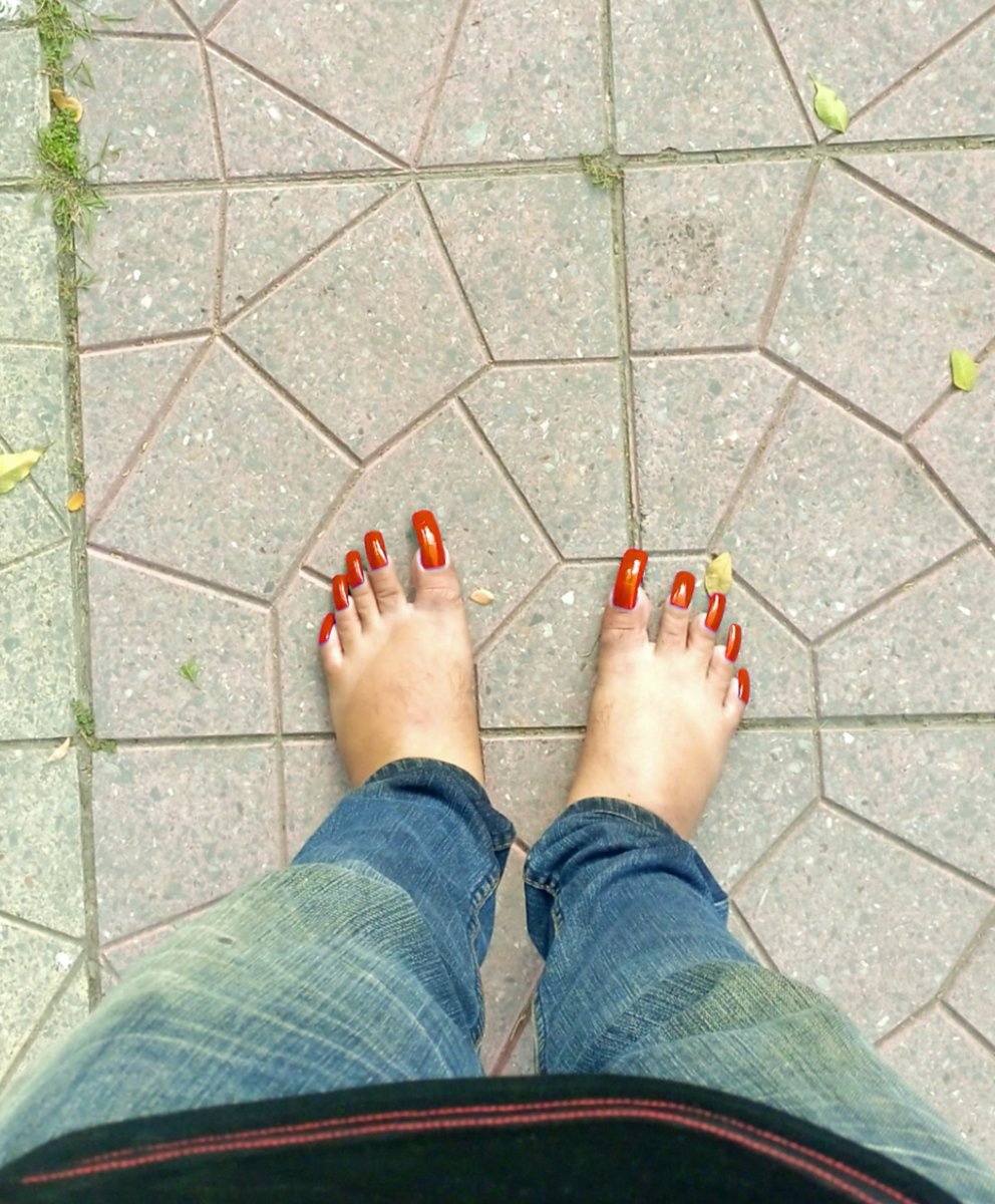Lovetoenails1's tweet photo. I like red nails
#rednails
#longrednails
#toenails
#longtoenails https://t.co/Ft0fvHzXFZ