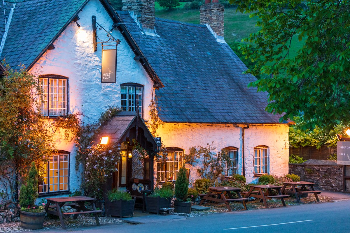 westarmshotel's tweet photo. Your last chance to come and soak up the Awesomeness of autumn in the Welsh Ceiriog Valley.
New bookings that come dine with us this Fri 28 or Sat 29 Oct can stay the night for £100.
#welshvalley #ceiriogvalley #latebreaks #traveldeal #dineandstay #welshinn #lastminutebreak https://t.co/C4gSaf5uEx