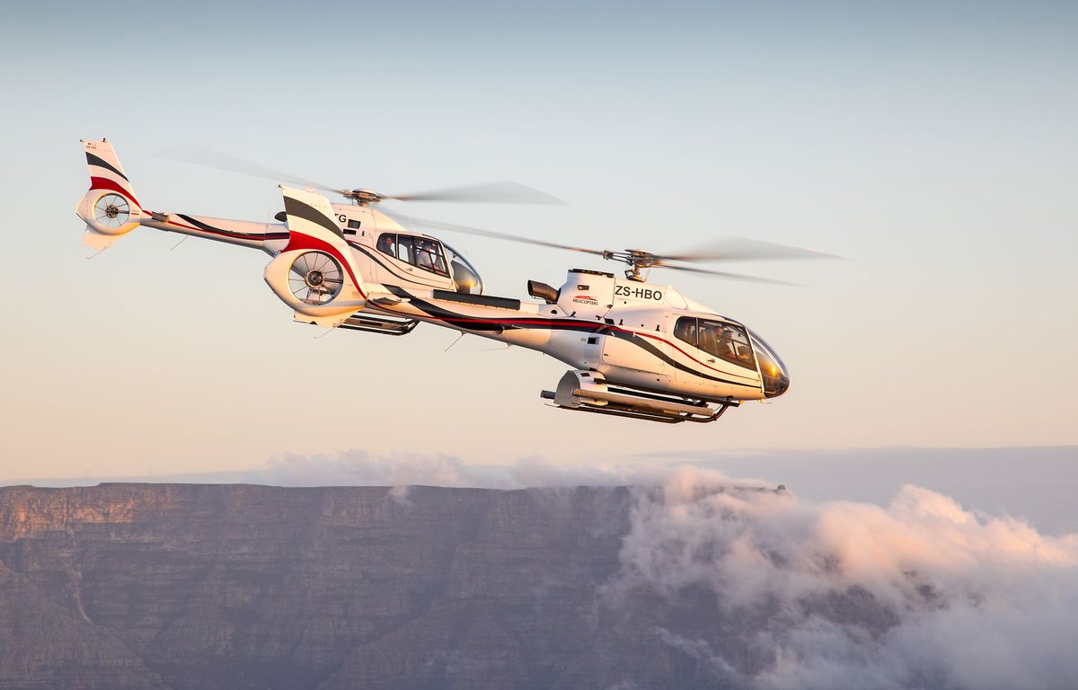 Diverge_info's tweet image. #CapeTownHelicopters have launched a premium tourism experience, the #ExploreCollection, with chopper flights to exclusive locations and activities. Visitors can now book Heli Biking trips, or fly to @PearlValleyGolf for a round. Read all about it here: diverge.info/2022/10/26/exp…