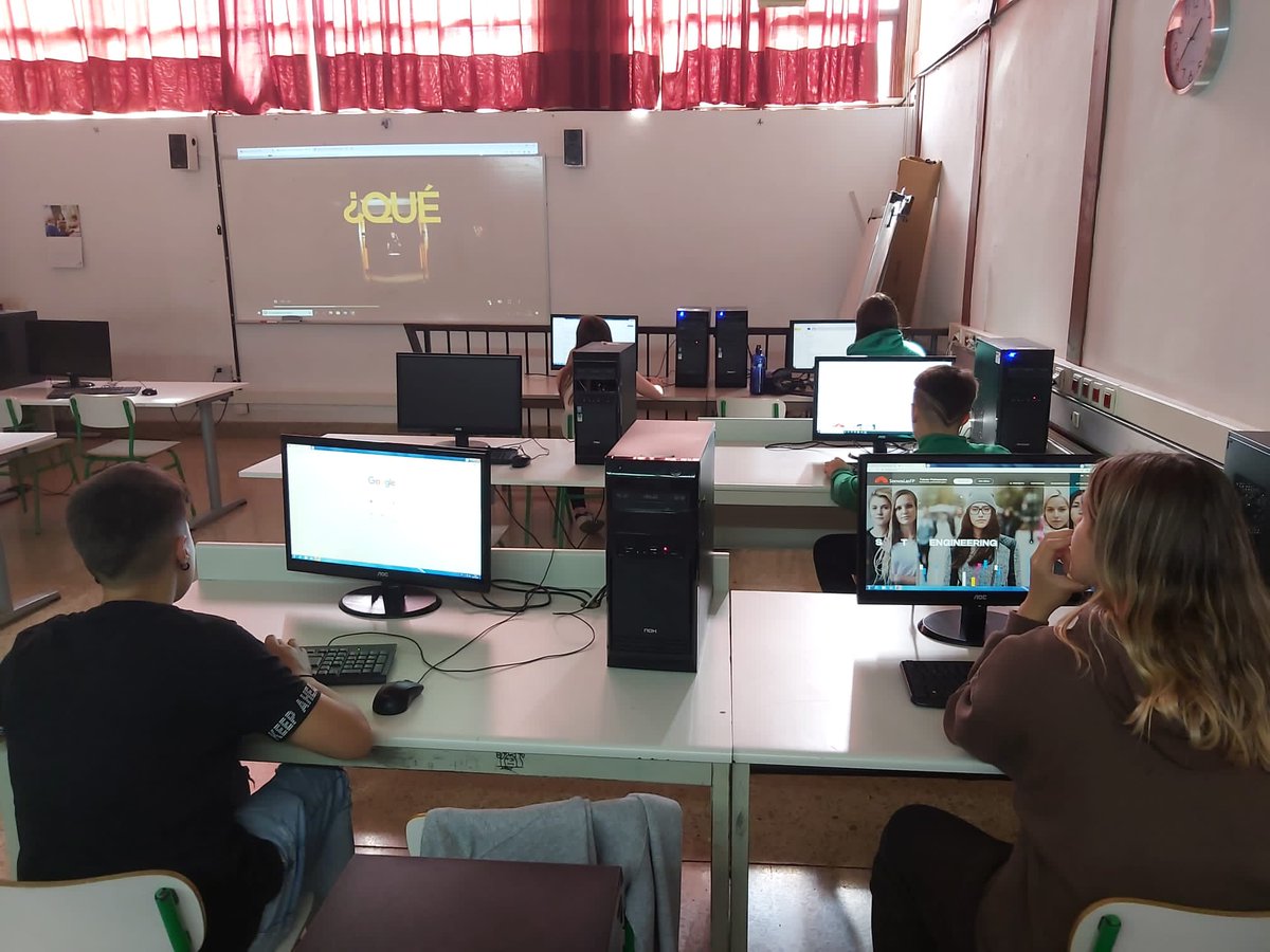 Mas de 1.200 alumnas y 49 centros pùblicos de Formación Profesional de Gipuzkoa y Navarra por la labor de cambiar y superar los esteriotipos. #somoslasfp Futuras Profesionales. // 1.200 emakume neskatik gora erantzun dute iada Esteriotipoak gainditzeko inkestak.