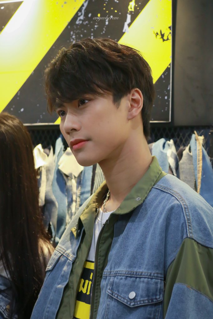awnotinthere's tweet photo. 221026
Cool boy🤩
#ohmpawat
#RobinsonJeans2022
#นิยมยีนส์Xโอมภวัต https://t.co/URntk7QZgU