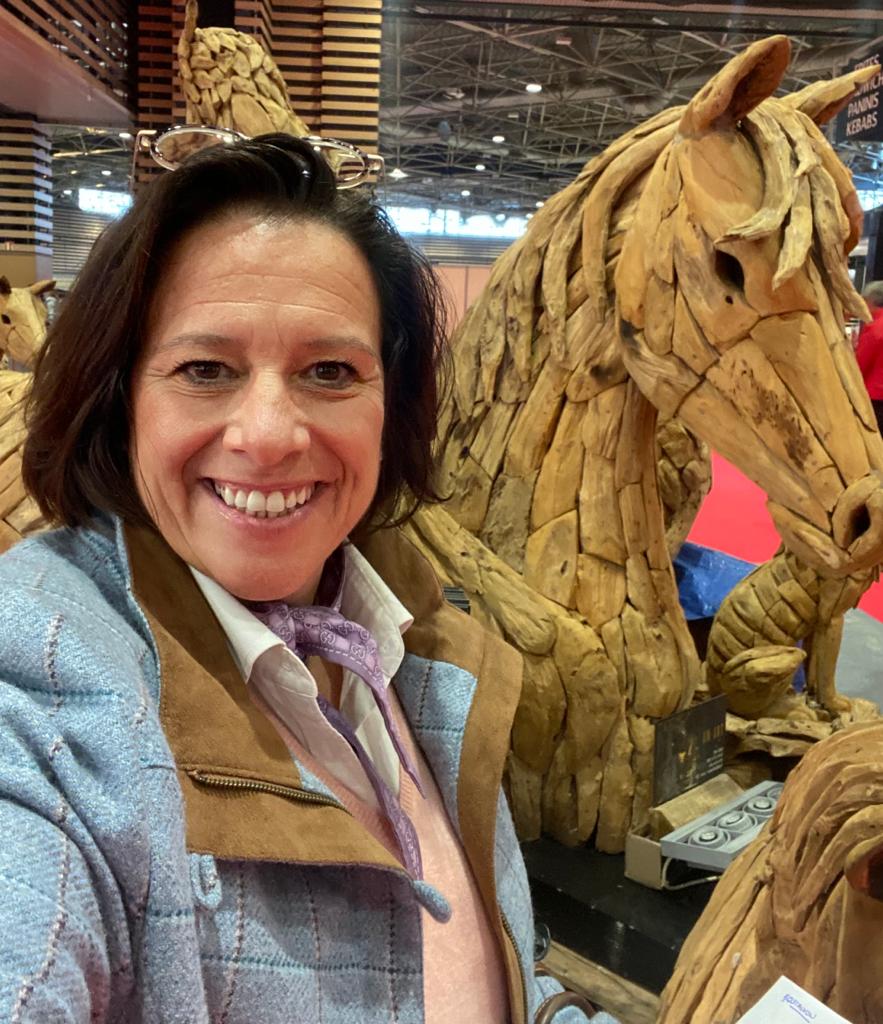 Nous avons le plaisir de vous retrouver une fois de plus au salon #EquiLyon ce mercredi !😄🐎 Venez discuter avec nous de vos projets de développement en #compléments pour #animaux. 
En savoir plus sur #IFeedGood® 👉 Go to the website ! 😉 
📅➡️ Anne-Caroline Legendre