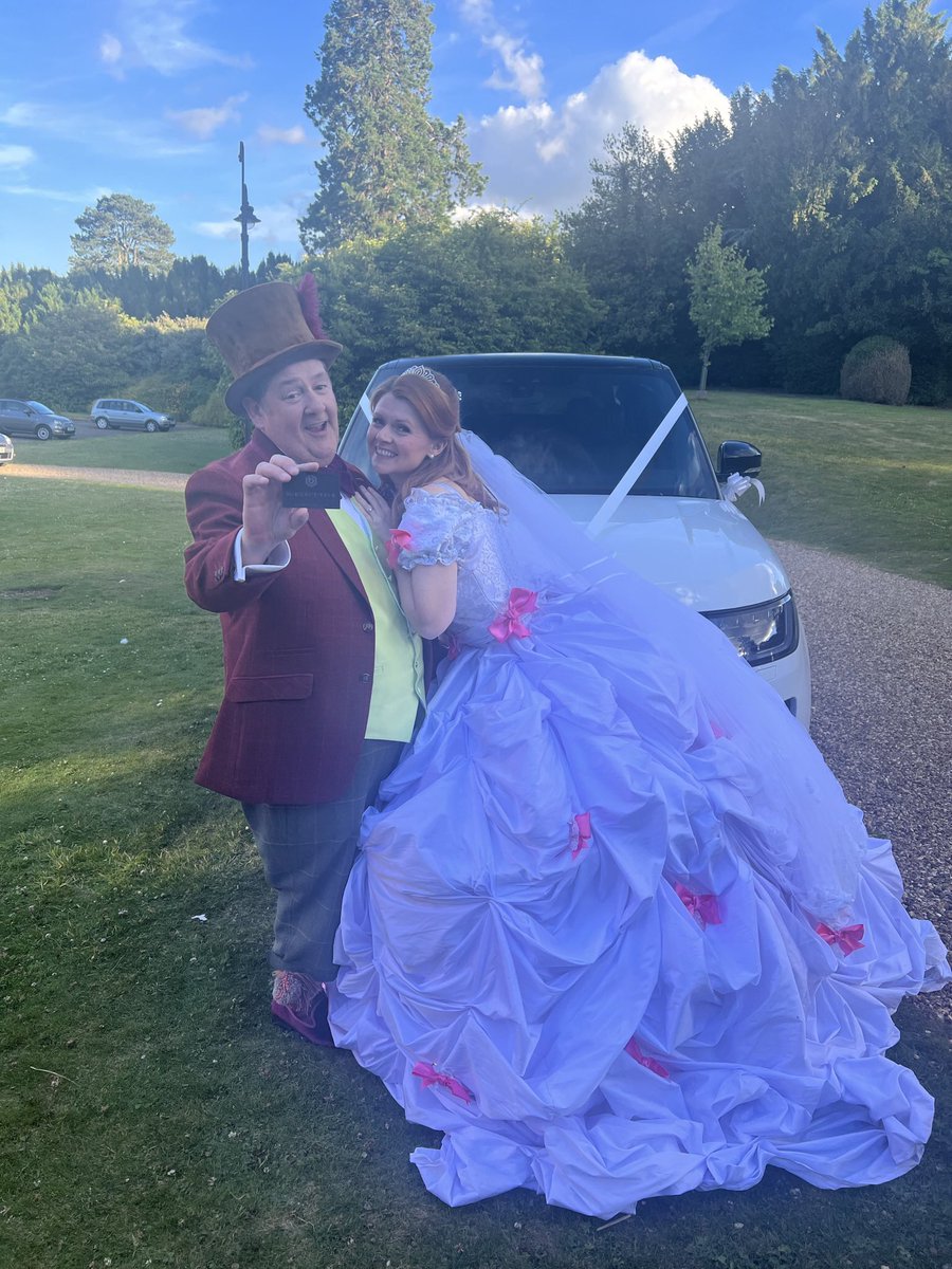 b_executive's tweet image. Now it’s out there!
It was an honour to have driven these 2 for their wedding day 😉
@JohnnyVegasReal @Sianygibby 
#MurderTheyHope #ShinyButton