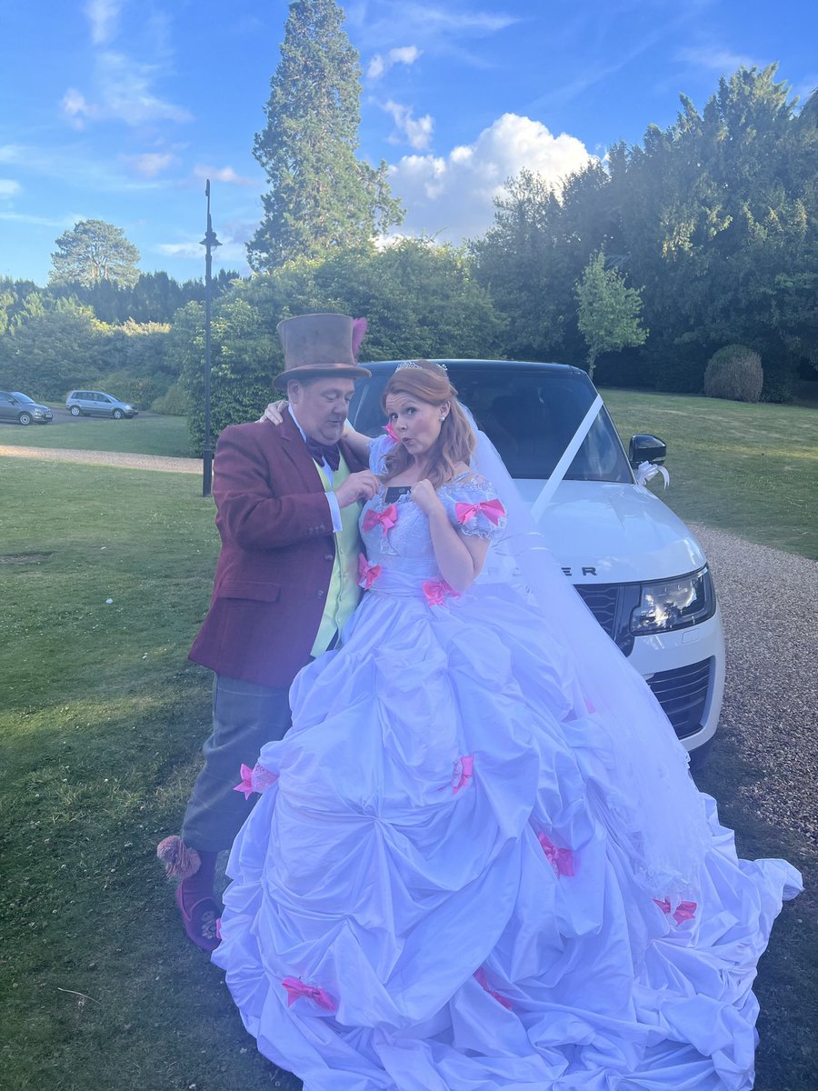 b_executive's tweet image. Now it’s out there!
It was an honour to have driven these 2 for their wedding day 😉
@JohnnyVegasReal @Sianygibby 
#MurderTheyHope #ShinyButton