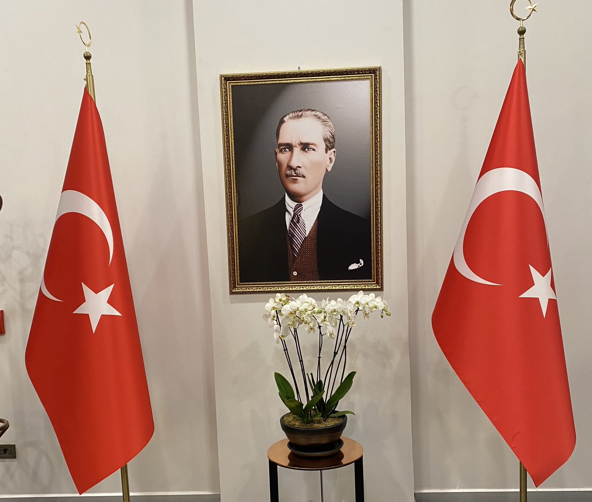 BelkisIzgin's tweet photo. Cumhuriyet devriminin ve o devrimin öncüsü #UluÖnderGaziMustafaKemalAtatürk’tür
“Dünya Tarihinde en güzel #Devrimi Türkiye’de yapılmıştır.
Adı #TürkiyeCumhuriyeti devrimidir. https://t.co/zUwDeg3iAM