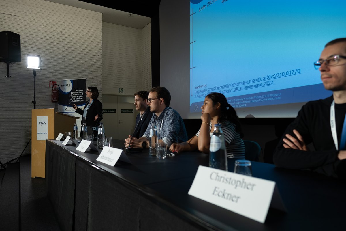 ESCAPE_EU's tweet photo. With the #DarkMatter #Science Project analyses &amp; tools within the #EOSC, #ESCAPE paves the way to defining the #computing resources needed for future discoveries @CatDogLUofM @lunduniversity, Francesca Calore @LAPTh, @lukasheinrich_ @TU_Muenchen #ESCAPEtotheFuture @EOSCFuture https://t.co/Ohq4l4a376