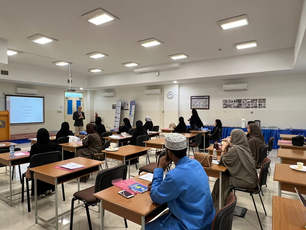 Bulushi11's tweet photo. Sharing knowledge and research capacity building workshop at CoE-NU today. Practicing reflective learning and producing researchers for the country to drive knowledge economy @NU_oman @nu_ceoman @nusac_om @NU_bassma1 @NU_DRBIMANI @NU_COPSC https://t.co/Gdd7oszmRh