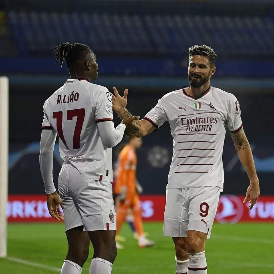 Moha83mmad's tweet photo. Forza Milan 🔴⚫💪
#milano  #ucl #ucldraw @acmilanar https://t.co/AXh72usjkC