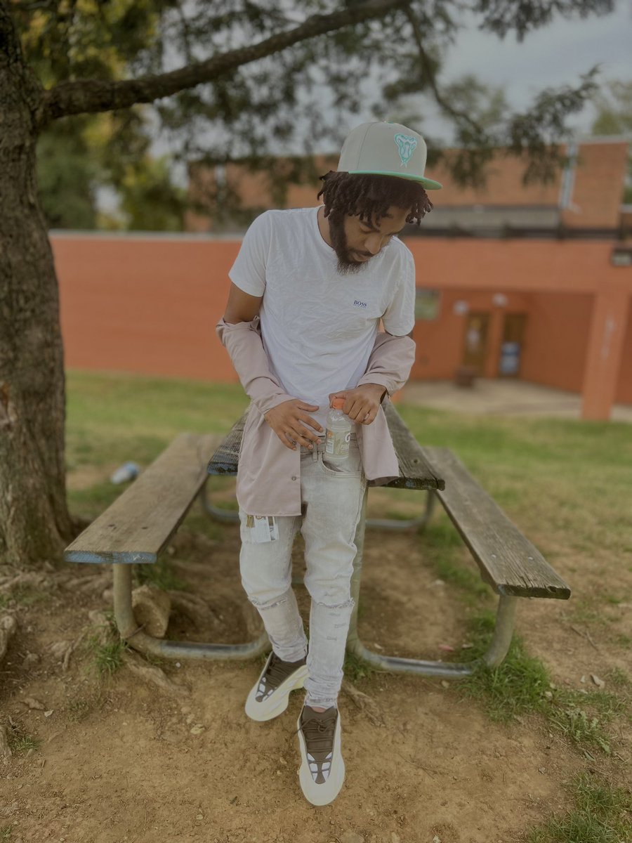 BGR_TRAPPSTARR's tweet photo. TAKE THE RISK TILL YOU BECOME RICH🗣️🐐 https://t.co/jx9k28fFE8