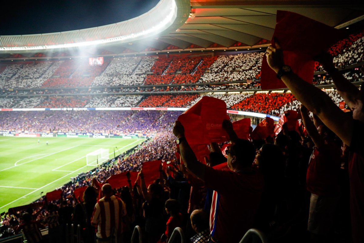 🤩 ¡65.000 cartulinas rojiblancas teñirán el Cívitas <a href="/Metropolitano/">Riyadh Air Metropolitano</a> en el partidazo de esta noche de @LigaDeCampeones!

⚠️ ¡Anticipa la llegada a tu butaca y anima al equipo desde el calentamiento!

❤️🤍