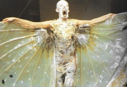 greyplay93's tweet photo. Kate Bush behind the scenes of the experiment iv music video (1986) https://t.co/6YYHoKWsXg