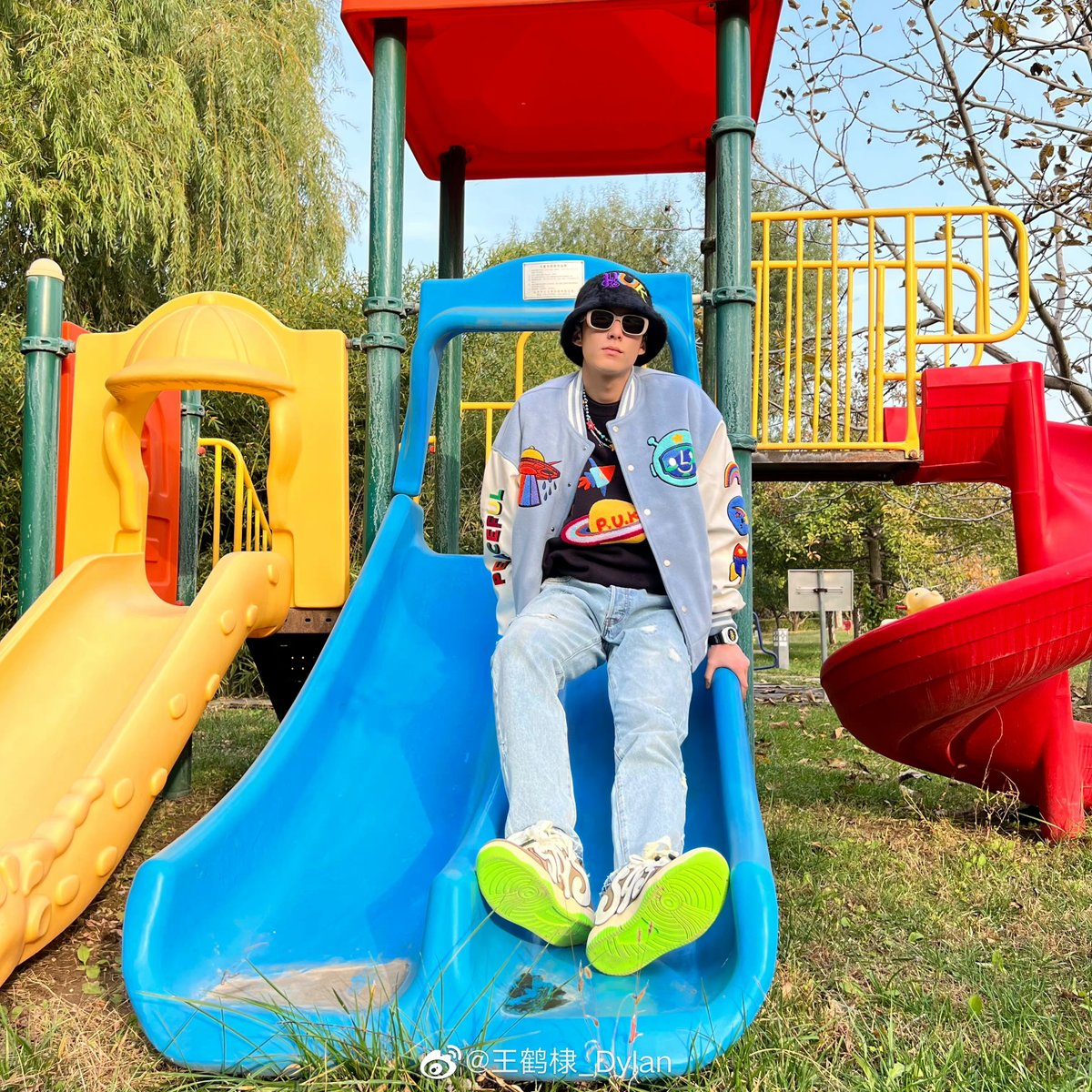 iQIYI's tweet photo. He could wear whatever and still look hot 🥵
(Credits: Wang Hedi_Dylan Official Weibo Account)
Catch #WangHeDi in #UnchainedLove and #LoveBetweenFairAndDevil on #iQIYI app and https://t.co/HGeAiwFg66!
👉🏻App: https://t.co/GDkUeLmdjI
#cdrama #DylanWang #王鹤棣 https://t.co/bttP2BYDzf