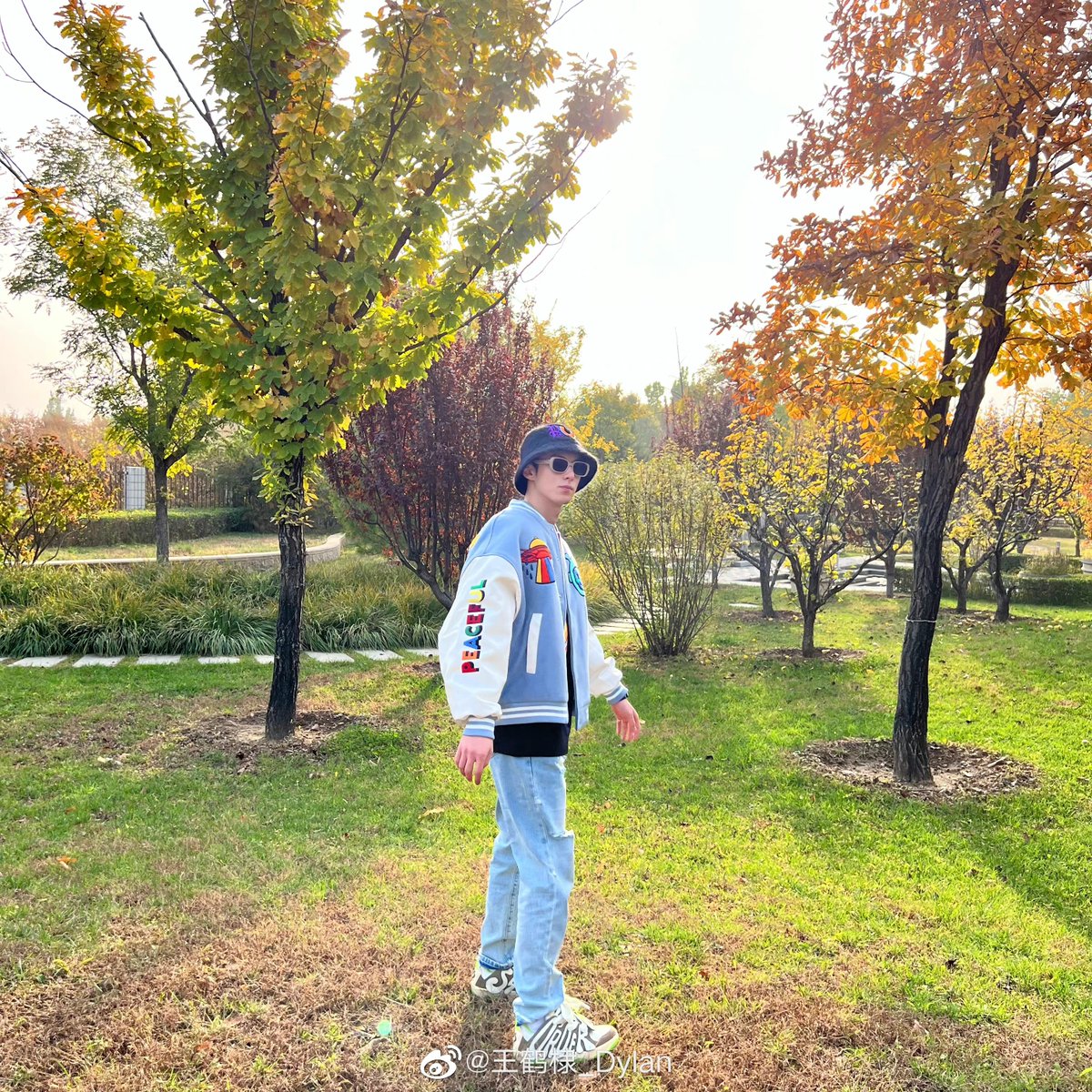 iQIYI's tweet photo. He could wear whatever and still look hot 🥵
(Credits: Wang Hedi_Dylan Official Weibo Account)
Catch #WangHeDi in #UnchainedLove and #LoveBetweenFairAndDevil on #iQIYI app and https://t.co/HGeAiwFg66!
👉🏻App: https://t.co/GDkUeLmdjI
#cdrama #DylanWang #王鹤棣 https://t.co/bttP2BYDzf