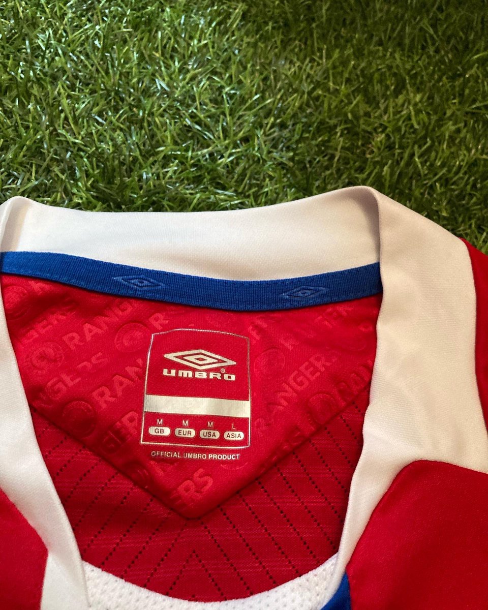 BinsNi's tweet photo. Glasgow Rangers FC 🏴󠁧󠁢󠁳󠁣󠁴󠁿 2008-09 Umbro third shirt 

Size medium

£35

Free UK delivery 📦 https://t.co/Qgbw9kddKm