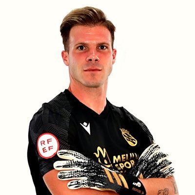 Los porteros menos goleados en este GR 5 de #SegundaRFEF son:

1-<a href="/josesalcedo13/">Jose Salcedo</a> <a href="/UDMelilla/">Unión Deportiva Melilla</a> 0,25
2-<a href="/A_lazaro28/">Alejandro Lázaro</a> <a href="/cfvillanovense/">C.F. Villanovense</a> 0,5
3-<a href="/diegonieves43/">Diego Nieves ⚽💪🏼</a> <a href="/YugoUDS/">Yugo UD Socuéllamos</a> 0,63
4-<a href="/razak_no_1/">Razak Brimah</a> <a href="/CDEstepona/">C.D. Estepona</a> 0,75
5-<a href="/ToniVarea1/">Toni Varea</a> <a href="/CDCORIA/">Club Deportivo Coria</a> 0,88