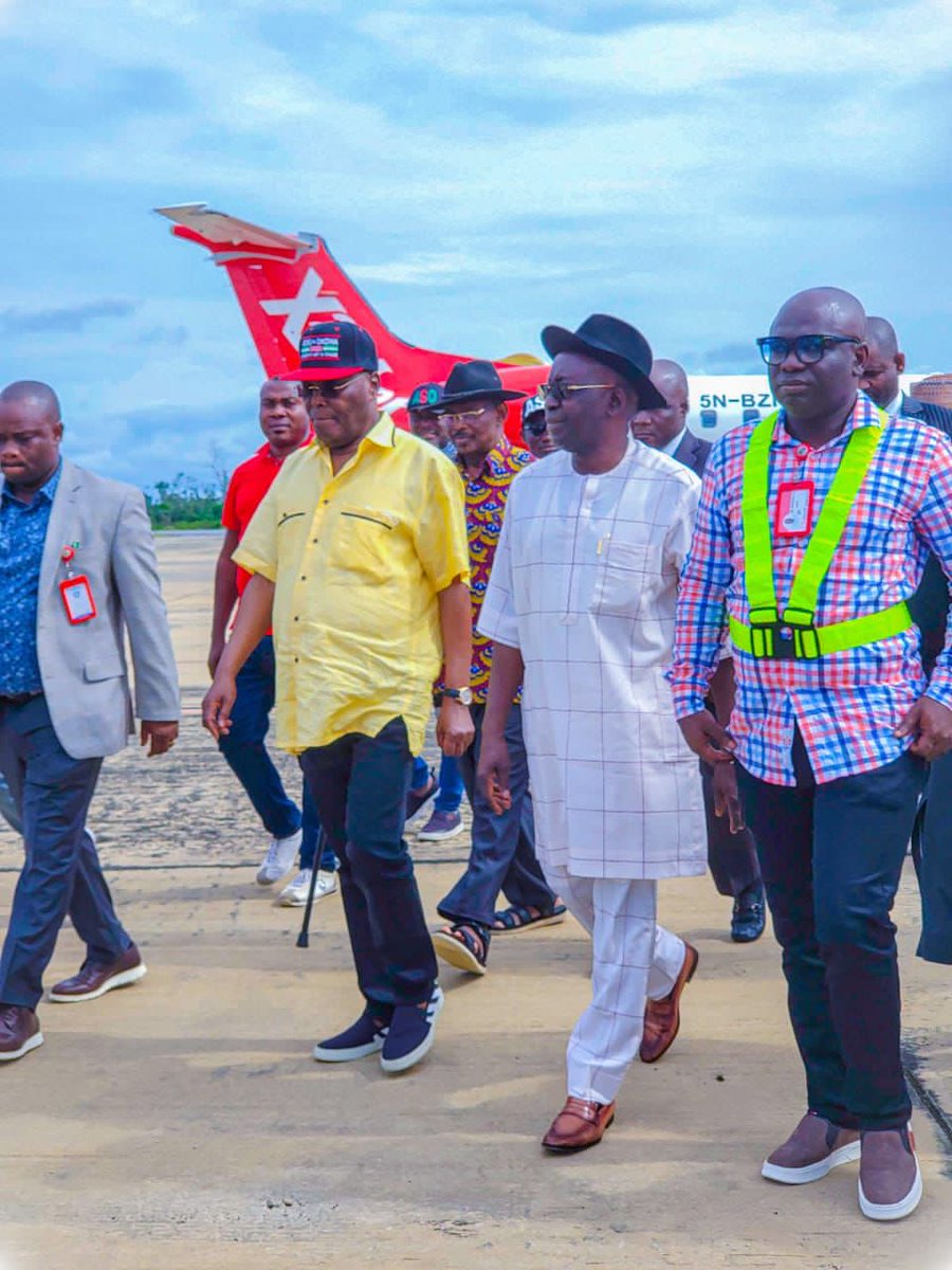 ezek_o's tweet photo. Na person wey sabi road, we dey partner with...
#MrSolution
#LetsGetItRight2023
#FollowWhoSabiRoad
#MyPVC4Atiku
#AtikuKawai https://t.co/zgMyN1tyjt