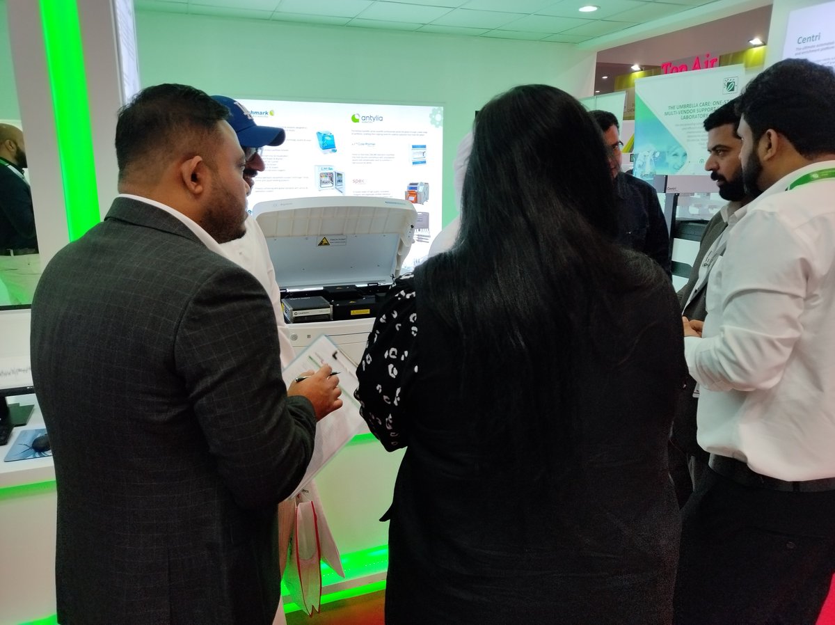 Gulfbiogroup's tweet photo. We are there at the @ArabLab for a few more hours. Last day to visit our booth at #arablab2022. #dubai #gba #agilent #metrohm #suez #skalar #bruker #milestone https://t.co/l49Bua4YN5
