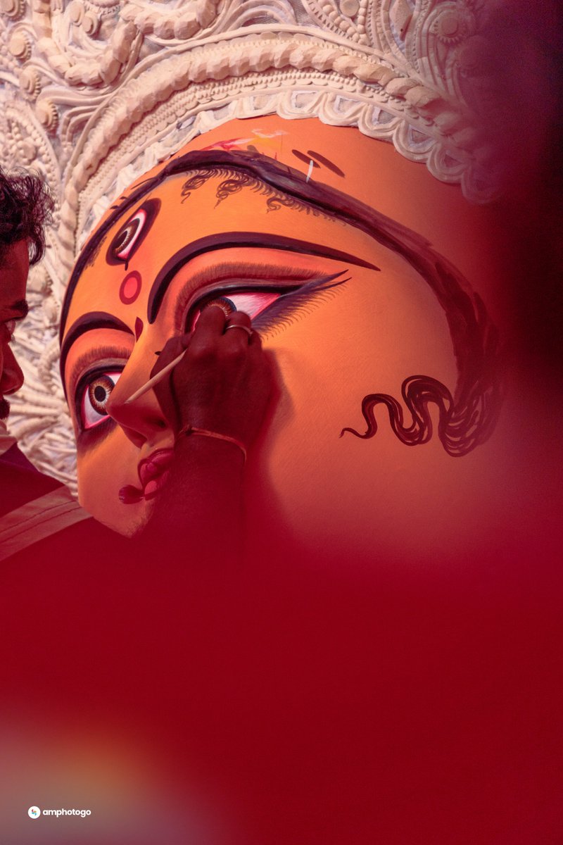 amphotogo's tweet photo. #Chandannagar is getting for its biggest festival of the year #JagadhatriPuja. Some special moments from the making of it! #Enjoy #festivalvibes #jagadhatripuja2022 #amphotogo #amrit #photography #goddess #maadurga #painting #creation https://t.co/usShXiCpDr