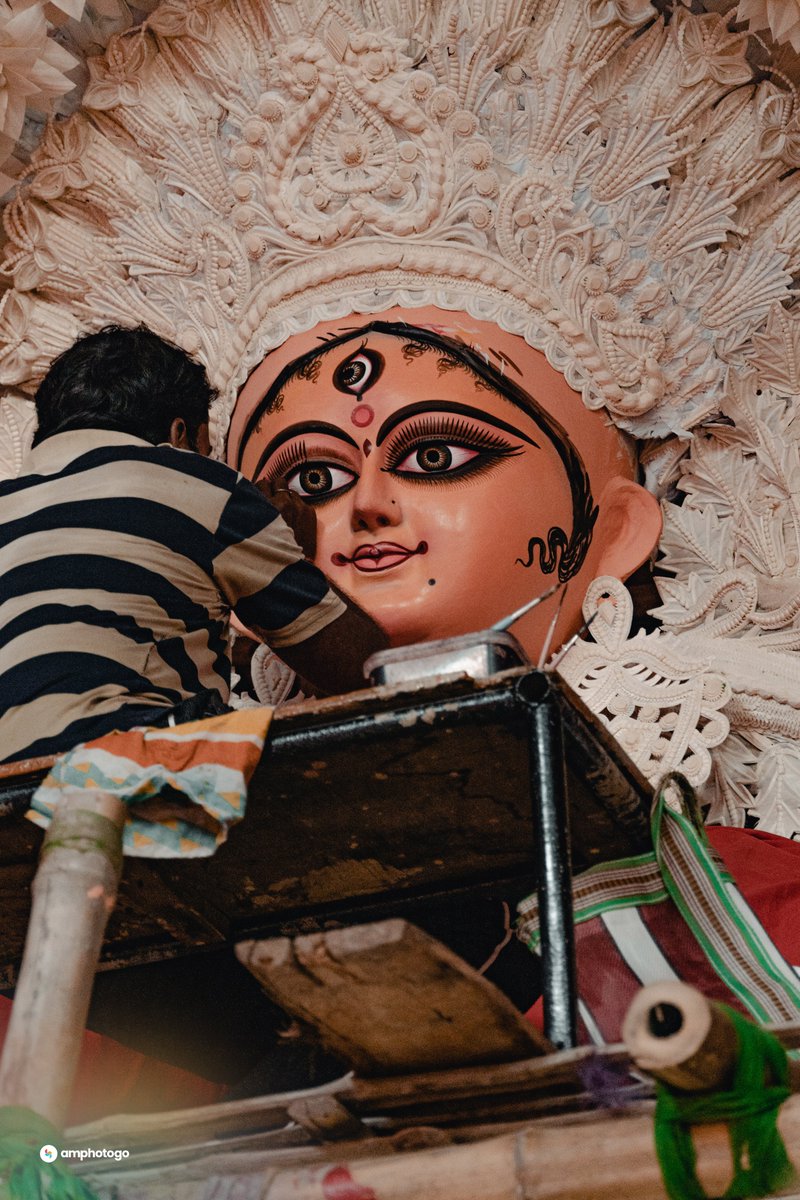 amphotogo's tweet photo. #Chandannagar is getting for its biggest festival of the year #JagadhatriPuja. Some special moments from the making of it! #Enjoy #festivalvibes #jagadhatripuja2022 #amphotogo #amrit #photography #goddess #maadurga #painting #creation https://t.co/usShXiCpDr