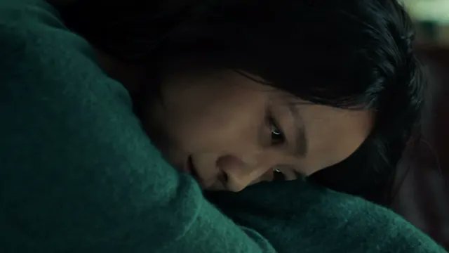 bae_ames's tweet photo. #DecisiontoLeave ⭐️⭐️⭐️⭐️⭐️
Soo beautifully presented and written, starting as a murder mystery but revealing a deeper story of attraction. I am absolutely enthralled by #TangWei's performance - mysterious, intelligent, and charmingly tragic. Wow #마침내탕웨이 #박찬욱 #Oscars2023 https://t.co/ekRo7BUJ3K