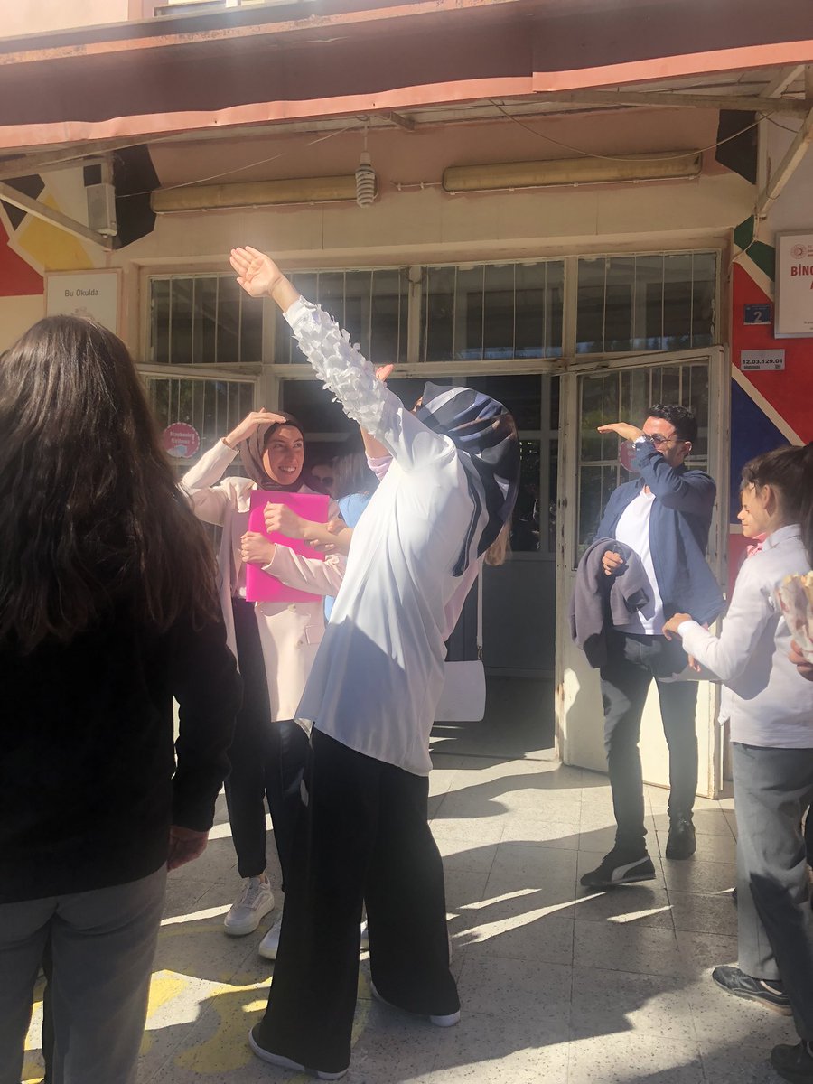 bingolluszn's tweet photo. 25.10.2022 Güneş Tutulması gözlem etkinliği 🌞🧐 https://t.co/bCCKunRKm0