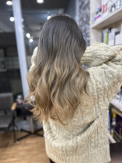 イメチェーーーーン💗💗💗💗 グラデーション初めてー😆😆嬉しい😆 牧さんありがとうございます🤤 https://t.co/RXsC7Sr4BW<a href="/tag/twd"class="tags"><span>#twd</span></a><a href="/tag/normanreedus"class="tags"><span>#normanreedus</span></a>