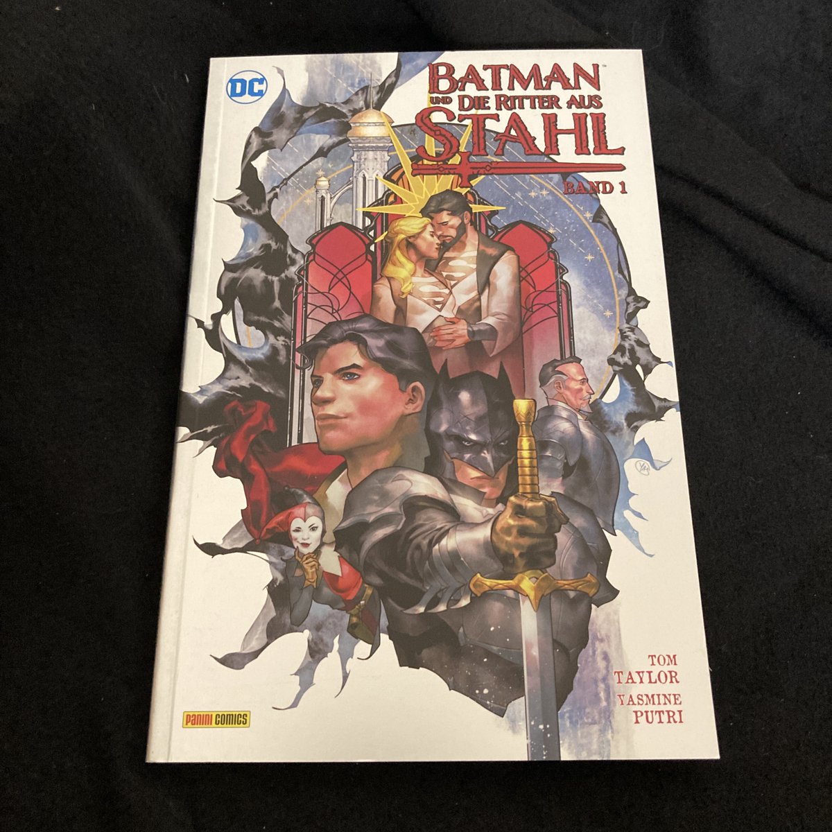 joetimberwolf's tweet photo. Also: BATMAN & DIE RITTER AUS STAHL 1 including issues 1 to 6 of DARK KNIGHTS OF STEEL by @TomTaylorMade Yasmine Putri @bengal_art colors: Arif Prianto, my translation for the German edition. Absolutely beautiful book!
@PaniniVerlag. #Comicstranslation https://t.co/kOsLNKgKph