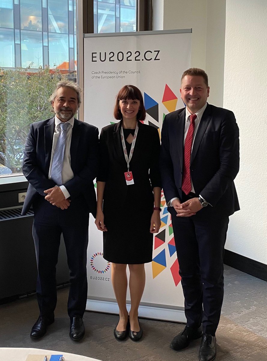👋 OECD at the #DGTC held under leadership of <a href="/EU2022_CZ/">EU2022_CZ</a> Presidency 🇨🇿🇪🇺

<a href="/NadimAhmadCFE/">Nadim Ahmad</a> spoke on #territorialcohesion and regional vulnerabilities in times of green and digital transition.