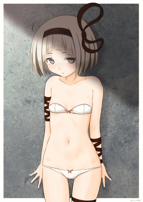 #去年の今頃描いた絵の差分の1つをぺたり
ウチの子シロコちゃんを剥いてみた 