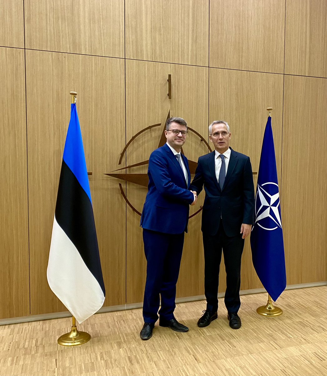 Important meeting with SG of @NATO @jensstoltenberg today. We discussed implementing decisions made in #MadridSummit, NATO members’ support to #Ukraine with air defence systems & missiles to defend civic infrastructure and 🇺🇦 path to #NATO.