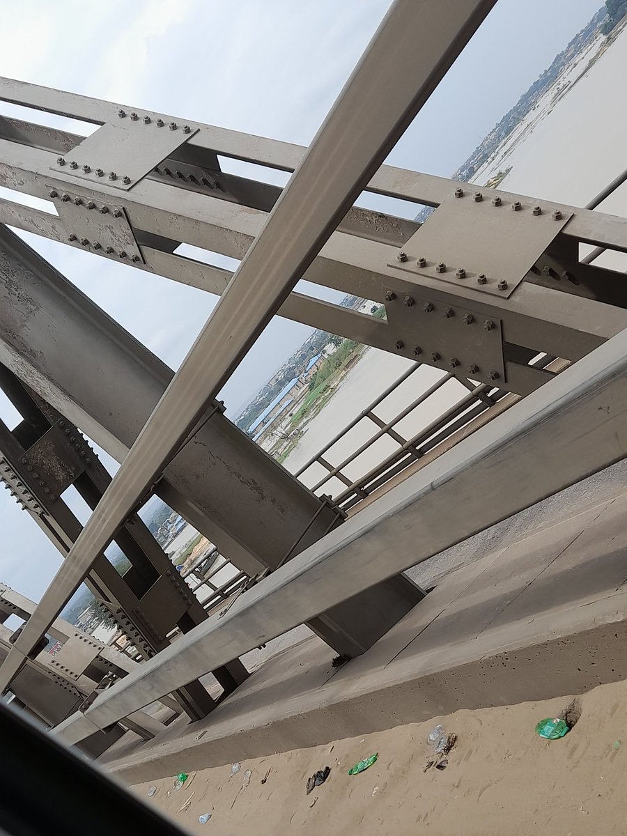 SamuelSomit's tweet image. Hi Grady,I hope this still qualifies for the selection!.
Truss Bridge.
The truss bridge became a common type of bridge built from the 1870s-1930s.its a type of bridge design whose  loadbearing superstructure is composed of a truss.
#EngineeringInPlainSight
@HillhouseGrady