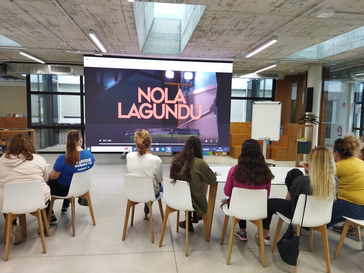 Cientos de Alumnaa de centros Públicos de FP de Gipuzkoa y Navarra aportando a la estadistica para romper las estadisticas. #somoslasfp