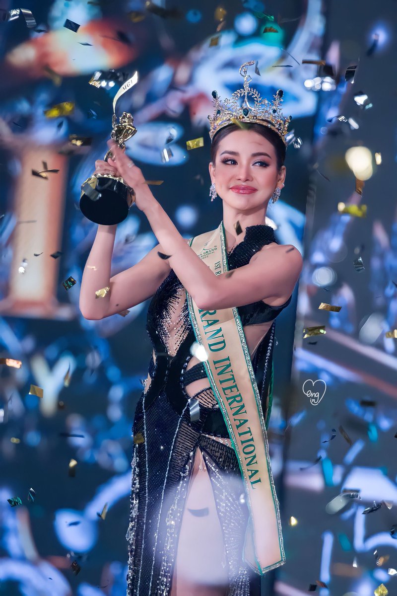 sofialopez531's tweet photo. Forever you will be the only and main queen, we love you and we will always support you without a doubt, to polish that shine that your diamond can't overshadow ๐โค๏ธ๐น๐ญ
We are all proud of your hard work. Never hesitate for a second ๐๐ฝ๐โค๏ธ
@EWaraha
#EngfaWaraha
#Rainbowteam https://t.co/m8IY3PoYz9