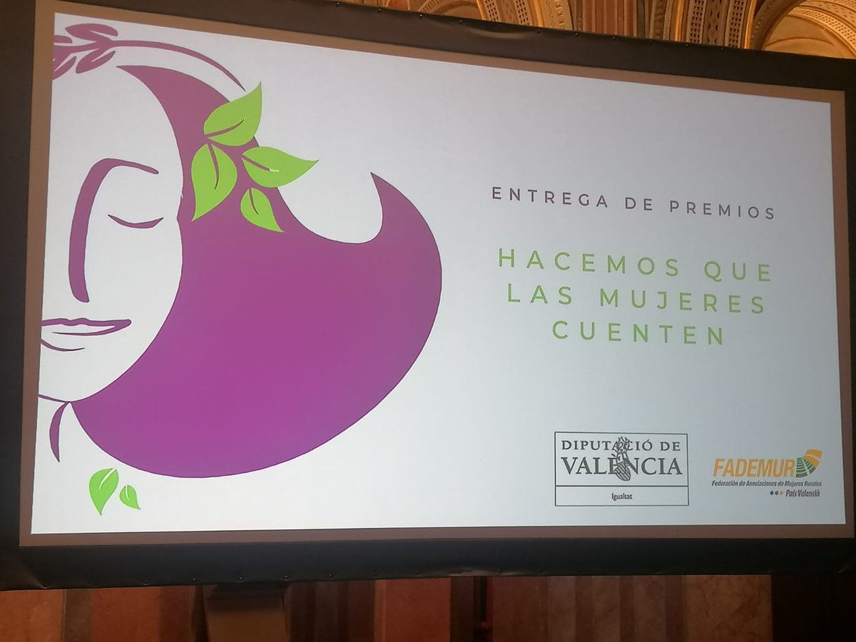 Estamos de enhorabuena en Caritas Albaida. A Carmen Tormo, nuestra directora, le han reconocido su labor como voluntaria desde la Diputación de Valencia entregándole el premio "Hacemos que las mujeres cuenten". Con su equipo está disponible para los demás. #AquiLateunCorazon