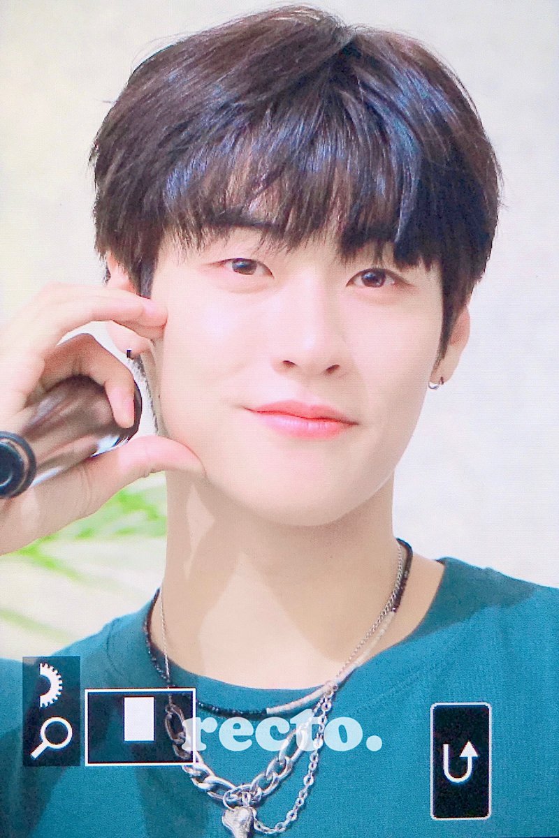 Recto1031's tweet photo. 221026 미니팬미팅 프리뷰

승협오빠 얼굴 짱이당🤭

#엔플라잉 #Nflying #이승협 #LeeSeungHyub #JDON #preview https://t.co/iEYdslU8OY