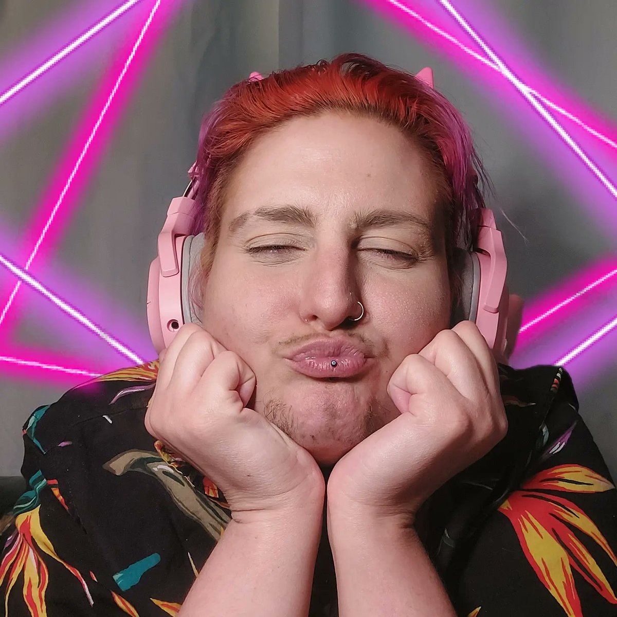 saint_howl's tweet photo. Whats up Shit Hogs and Server Kittens, it's your favorite fleshtuber here! Have you told 3 friends about the podcast yet, nerdass?
#hewllyeahpodcast #odiepusrex #fleshtuber #cosplay #streamer #nerdass https://t.co/ILDRZJQRmI