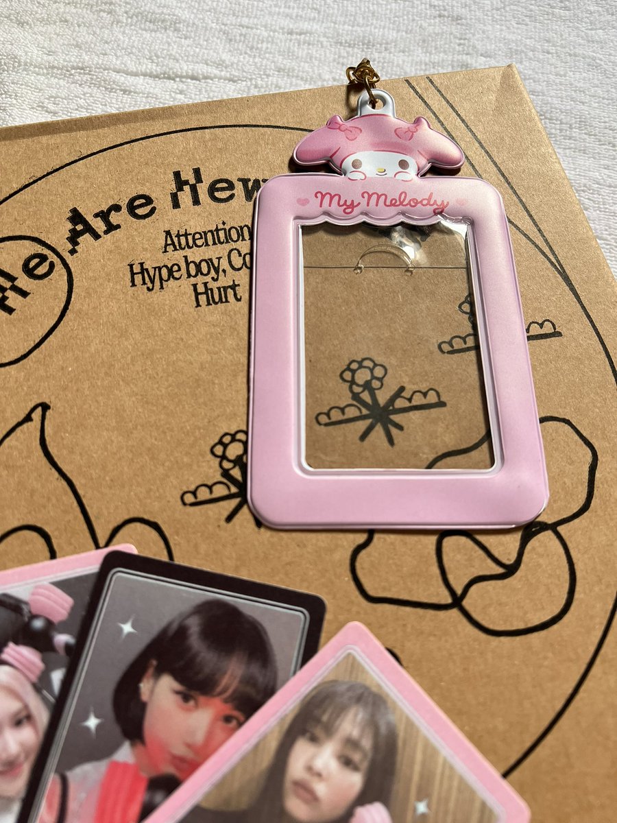 ynechoi's tweet photo. κ° #ynemails κ±
hiiii @taehlovr3 ! β‘ my melody pc holder came home safe !! thank you so much for packing it really well, i loved your packaging sm, as well as the freebies ! >< ty for being v patient considering yk ,, SKSKSJSJS TYSM β‘
βΏ #minafeedbacks https://t.co/uvbDKuGkRG